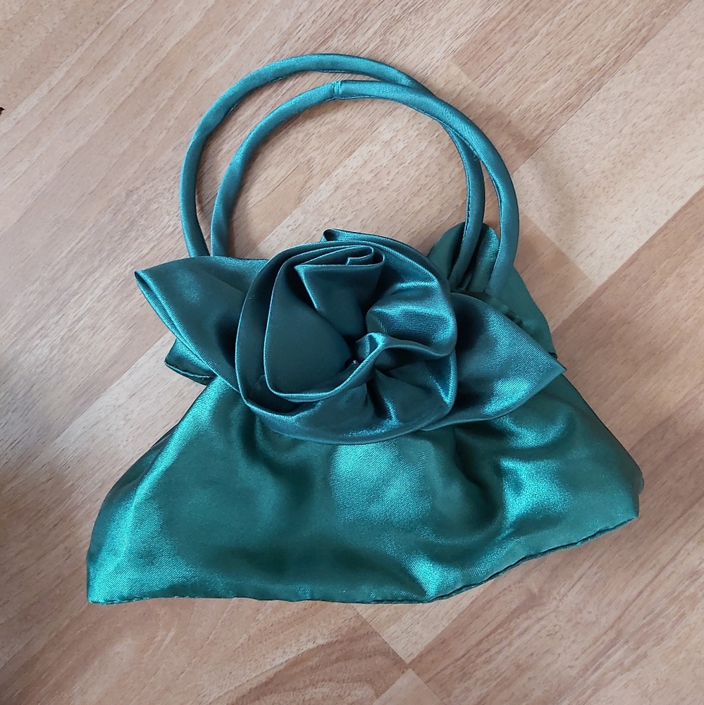 🤯 2/$15 Emerald Green Silk Mini Purse